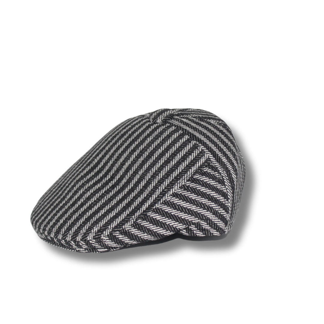 BLACK & WHITE STRIPED IVY WINTER CAP