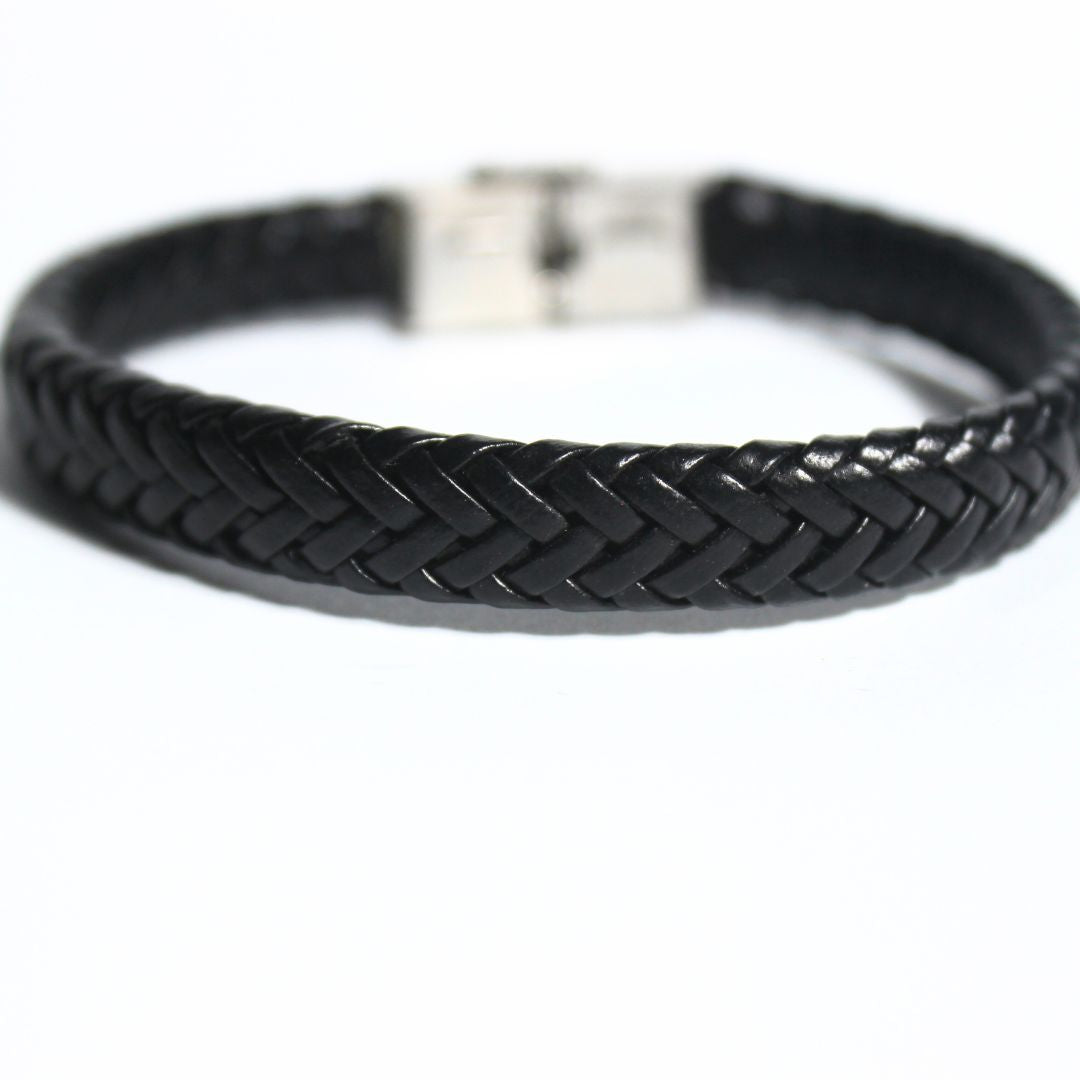 BLACK FISH BRAID LEATHER BRACELET